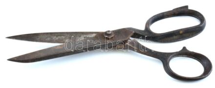 Régi fém szabó olló, h: 18 cm.