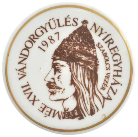 1987. 'MÉE XVII. Vándorgyűlés - Nyíregyháza - Szabolcs vezér' jelzett, Hollóházi porcelán plakett (62mm) T:1- hátlapon lepattanás