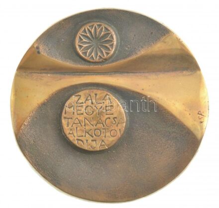Csíkszentmihályi Róbert (1940-2021) DN 'Zala megyei Tanács Alkotói díja' egyoldalas, öntött bronz plakett (117mm)
