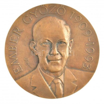 Csíkszentmihályi Róbert (1940-2021) DN 'Ember Győző 1909-1993 / Magyar Országos Levéltár' kétoldalas, öntött bronz plakett (116mm) T:1-