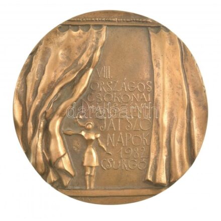 Csíkszentmihályi Róbert (1940-2021) 1982. 'VIII. Országos Csokonai Diákszínjátszó Napok 1982 Csurgó' egyoldalas, öntött bronz plakett (114mm) T:1-