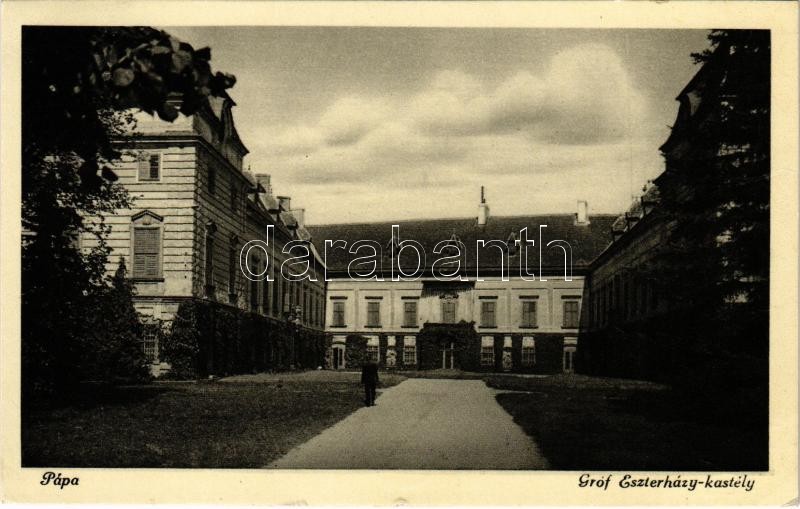 1938 Pápa, Gróf Esterházy kastély (kis szakadás / small tear)