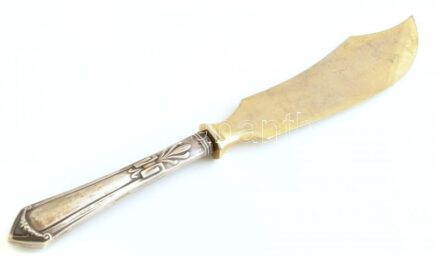Ezüst (Ag markolatú tortakés, jelzett, h:27cm, bruttó: 101g