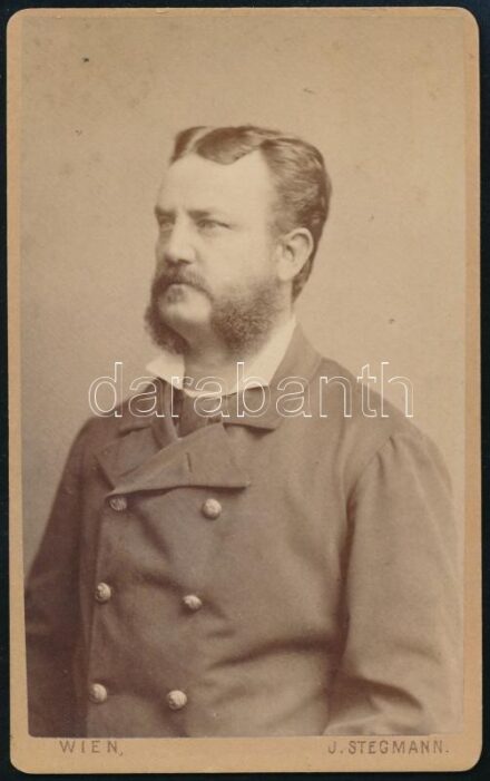 cca 1890 Férfiportré, keményhátú fotó Stegmann bécsi műterméből, 10,5×6,5 cm