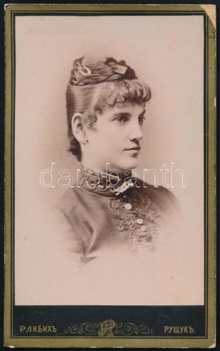 cca 1885 Női portré, keményhátú fotó Liebich ruszei műterméből, 10,5×6,5 cm