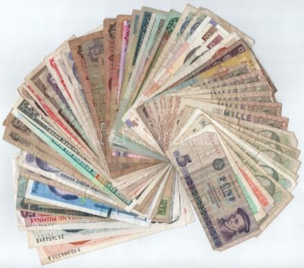 55db-os vegyes külföldi bankjegy, közte Indonézia, Fülöp-szigetek, Irak, Olaszország, Angola, Líbia, Egyiptom, Jamaica, Argentína, Franciaország, Szlovénia, stb. T:III-IV 55pcs mixed foreign banknote, within Indonesia, Philippines,