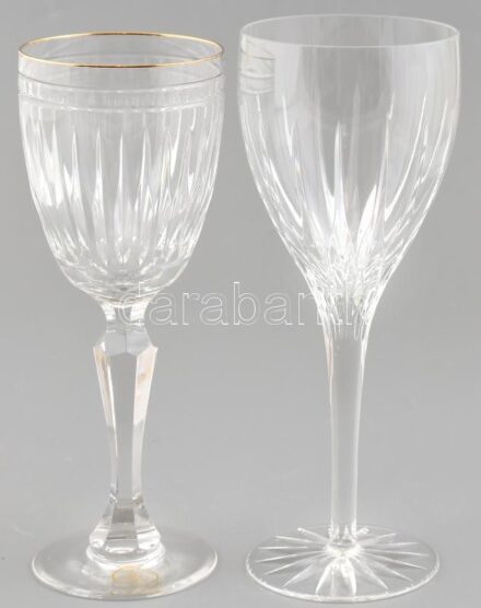 2 db Ajka kristály boros pohár. Matricával jelzett, hibátlan. 20 cm