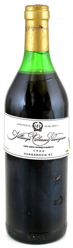 1988 Hungarovin Villányi Cabernet Sauvignon, szakszerűen tárolt bontatlan palack száraz vörösbor, 12.5%, 0,75l.