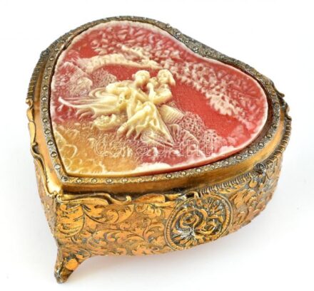 Zenélő ékszertartó, japán szerkezettel, fém, műanyag működik. m:6cm