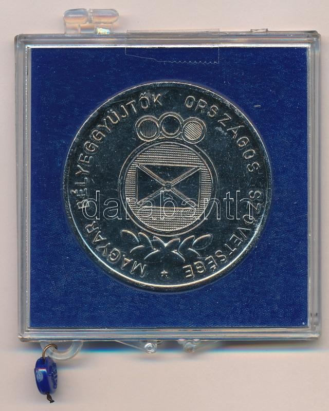 1985. 'Magyar Bélyeggyűjtők Országos Szövetsége / Felszabadulási Jubileumi Bélyegkiállítás - Kecskemét' fém emlékérem, plombált, sérült ÁPV tokban T:1-