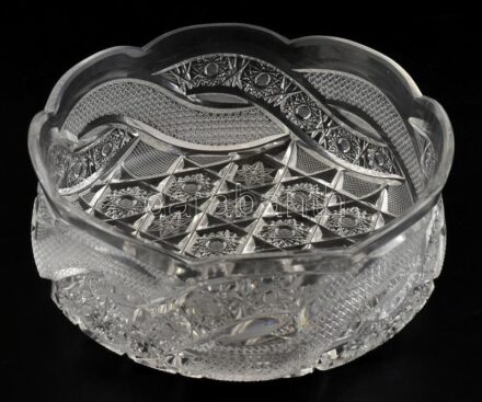 Dúsan csiszolt ólomkristály tál, kopásnyomokkal, m:8cm, d:19cm