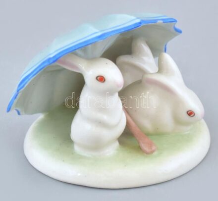 Drasche porcelán nyuszik ernyő alatt, kézzel festett, jelzett, apró csorba, 5×5,5 cm