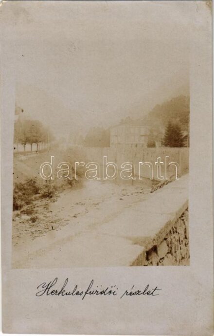 Herkulesfürdő, Baile Herculane; Cserna folyó, villa / Cerna river, villa. photo