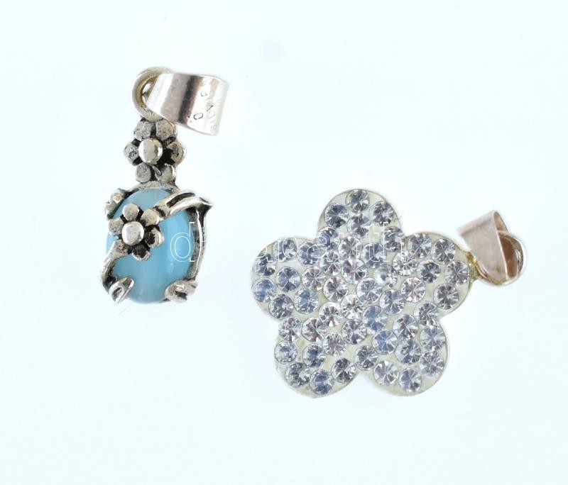 Ezüst(Ag) medál, 2 db, jelzett, bruttó: 1,8 g