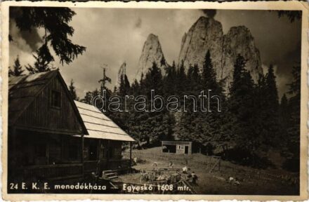 Egyes-kő, Egyeskő, Piatra Singuratica; E.K.E. menedékház / rest house (fa)