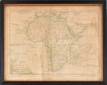 cca 1750-1780 Afrika térképe. Részmetszet, papír, határszínezett. Daniel Pomarede metszése, jelzett a metszeten. 18x24 cm. Kissé foltos. Kisebb sérülésekkel. Üvegezett fakeretben. / Map of Africa, copper engraving, a bit spotty, with