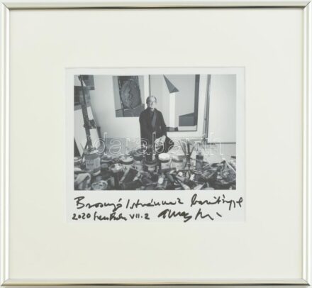 Aknay János (1949-) aláírása papírlapon, üvegezett keretben