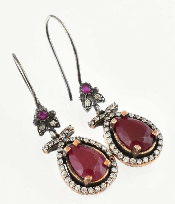 Ezüst(Ag) csepp alakú fülbevalópár, jelzés nélkül, h: 3 cm, bruttó: 10,31 g