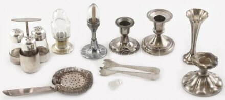 Vegyes alpakka tétel, gyertyatartó, fogvájó tartó, sószóró, váza, cukorcsipesz, stb. részben jelzett, kopott, m: 7-20cm