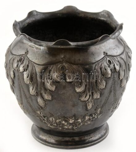 Angol ezüstözött alpakka kaspó, kopott, jelzett, m:15cm, belül vízköves, rozsdafoltos.