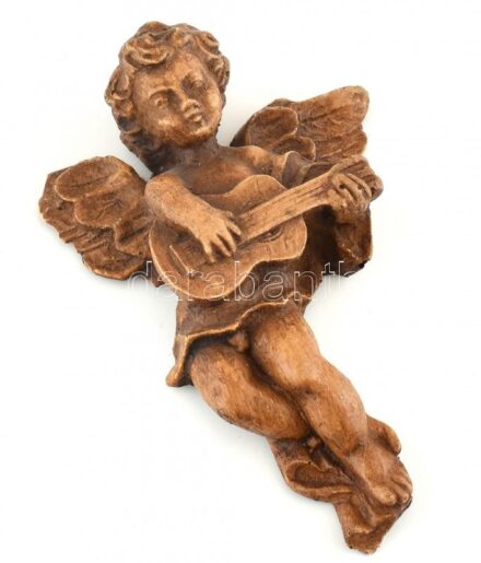 Faragott fa angyalka, kopott, m:14cm