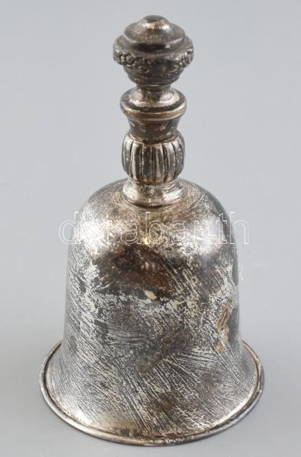Ezüst (Ag) csengő vésetekkel, jelzett, kopott, m:15cm, nettó:155g