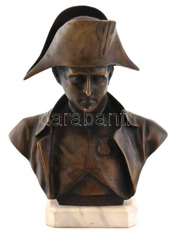 Gerart A. jelzéssel: Napóleon büszt. Bronz, márvány talapzaton, kopott, m:15cm