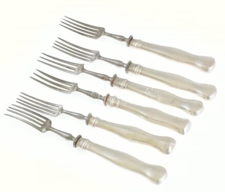 Ezüst (Ag) nyelű villa, 6db, jelzett, kopott, h:18cm, bruttó: 238 g