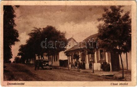 1941 Dunakömlőd (Paks), utcai részlet, automobil (ragasztónyom / glue marks)