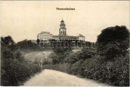 Pannonhalma, Apátság