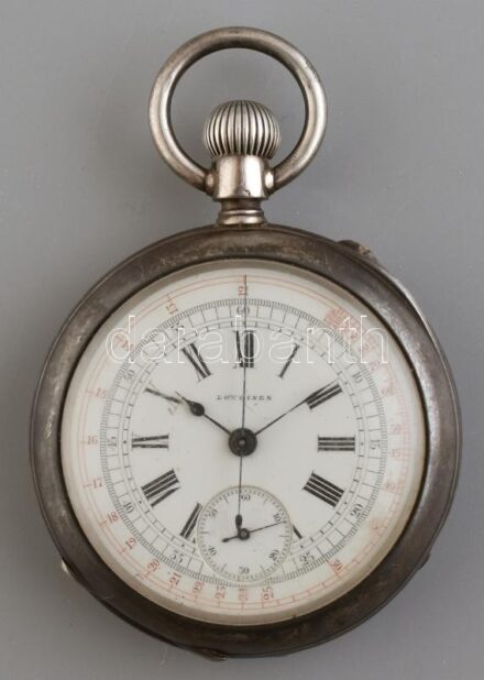 Ezüst (Ag) tokos Longines zsebóra, jelzett számlap, jelzett mechanikus szerkezet, stopper funkció, dupla ezüst (Ag) jelzett tok Működő, szép állapotban. Svájc 1871. d:50mm (a második tokon véset: Králik Sándor Budapest.) Králik