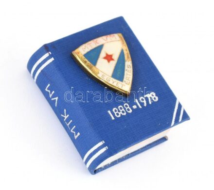 Magyar Testgyakorlók Köre - VM 90 éves. 1888-1978. 10/150. számozott példány. Kiadói egészvászon kötés, jó állapotban.