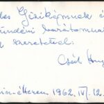 1962 Csák Hugó táncos-komikus, konferanszié autográf aláírása és sorai, őt és másokat ábrázoló fotón, 14x9 cm