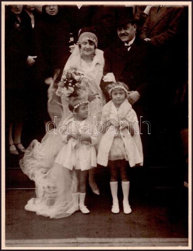 1927 Esküvői kép, Pobuda Alfréd felvétele, kartonra kasírozott fotó, sérült karton, 22×16 cm - Image 2
