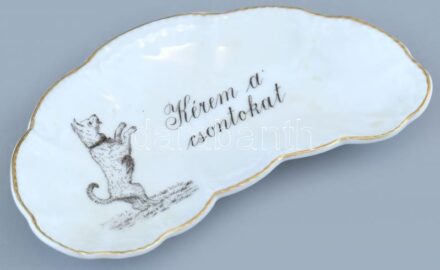 Kérem a csontokat, matricás porcelán csontos tálka, kutya motívummal, jelzés nélkül, kopott, 16x10cm
