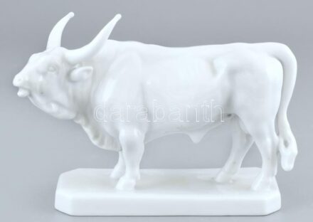 Herendi porcelán bika, fehér mázas, jelzett, hibátlan, h: 17 cm, m. 12 cm