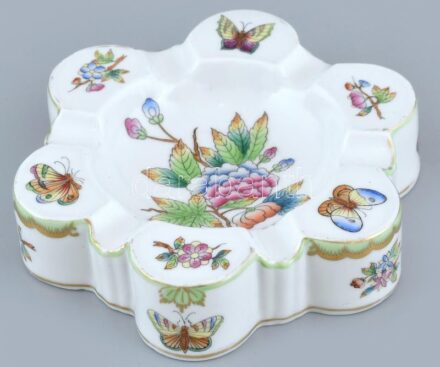 Herendi Viktória mintás hamutál, kézzel festett porcelán, jelzett, kopott, d:16cm