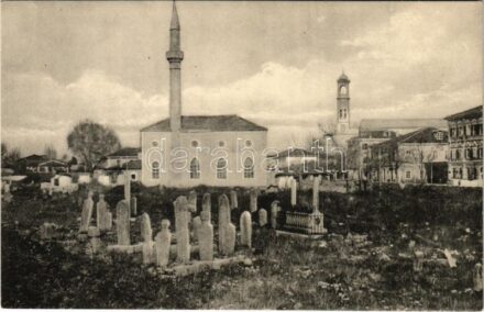 Shkoder, Shkodra, Scutari, Skutari; Blick auf Moschee, Hauptstraße und Franziskanerklosterkirche / mosque, main street, Franciscan monastery church