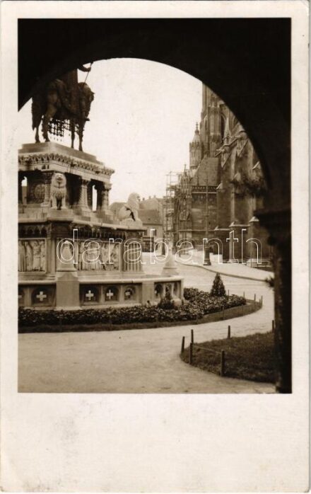 1931 Budapest I. Szent István szobor a várban. photo (EK)