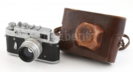 cca 1960-1970 Zorki-4 szovjet fényképezőgép, Jupiter-8 f 1:2 50 mm objektívvel, eredeti, kissé kopott bőr tokjában / Vintage Russian rangefinder camera, in original leather case