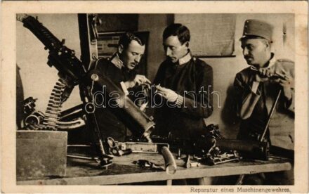 Egy gépfegyver javítása. Az 'Érdekes Újság' kiadása / Reparatur eines Maschinengewehres / WWI Austro-Hungarian K.u.K. military, soldiers repairing a machine gun (fl)