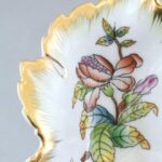 Herendi porcelán Viktória mintás leveles tálka, kézzel festett, jelzett, kis kopásnyomokkal, 14,5×8 cm - Image 2