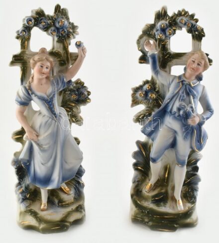 Rokokó jelenetes figurális dísz, 2db, jelzés nélkül, kopásnyomokkal, m:24cm