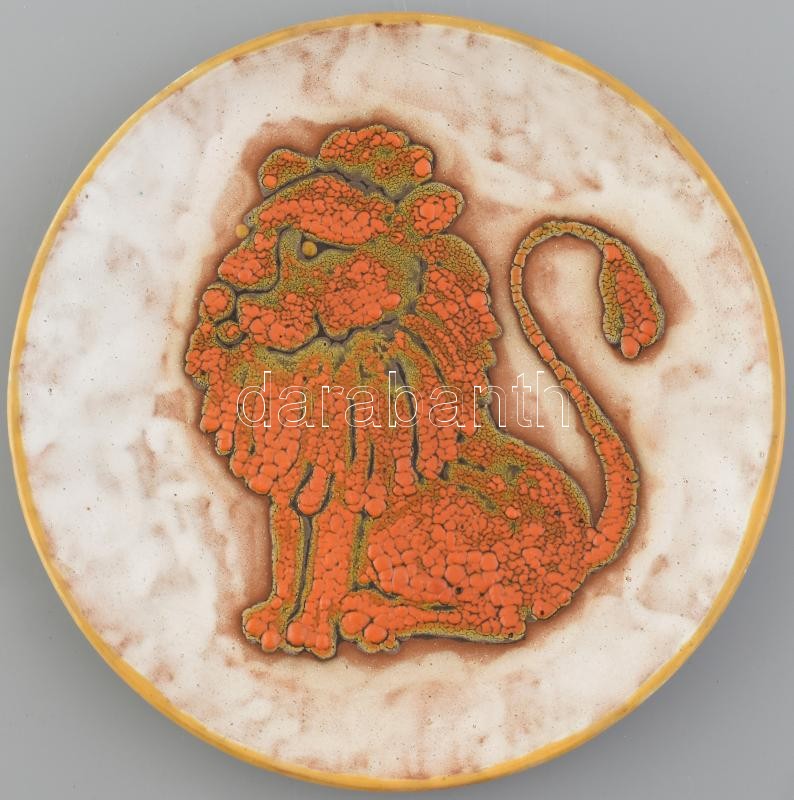 B. Várdeák Ildikó (1929-2013): Oroszlános tál, mázas kerámia , halványan jelzett,, hibátlan, d: 23 cm