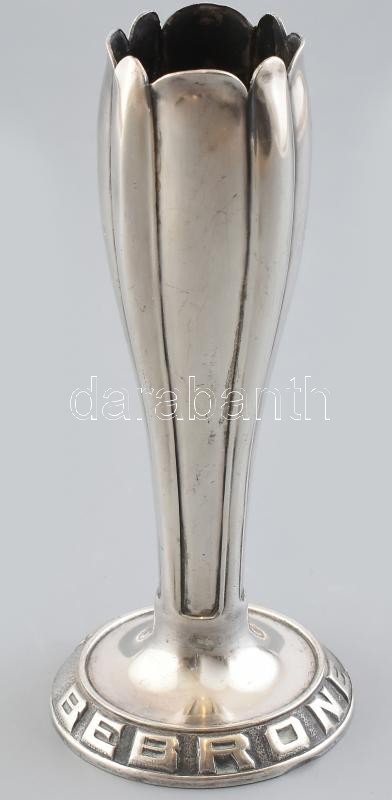 Wiskemann jelzett váza, ezüstözött fém, talpán körbe felirat: mLouis Bebrone, kopásnyomokkal, apró horpadásokkal m:17,5cm