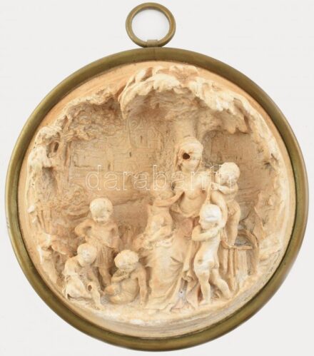 Cca 1850 régi relief, jelzés nélkül, apró sérülésekkel, d:13cm