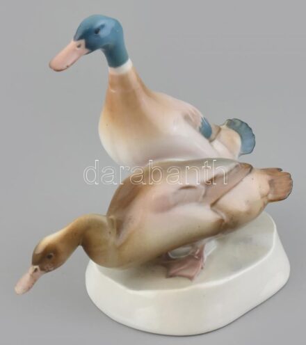 Zsolnay porcelán kacsapár, kézzel festett, jelzett, hibátlan, m: 17 cm Sinkó István terv.