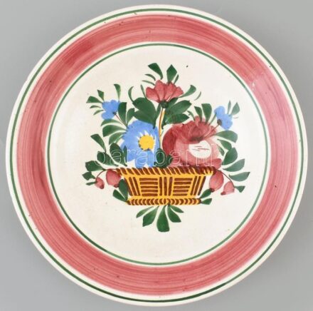 Hollóháza jelzett népi dísztányér, kézzel festett cserép, kopott, mázrepedésekkel, d:23cm