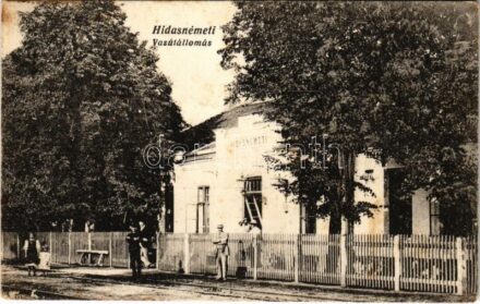 Hidasnémeti, vasútállomás. Vasúti levelezőlapárusítás 6979. (fl)