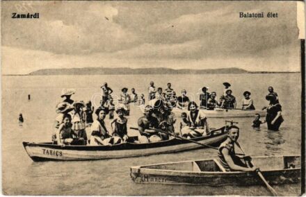 1919 Zamárdi, Balatoni élet, fürdőzők, 'Tarics' és 'Manczi' evezős csónakok. Polonyi István kiadása (EB)